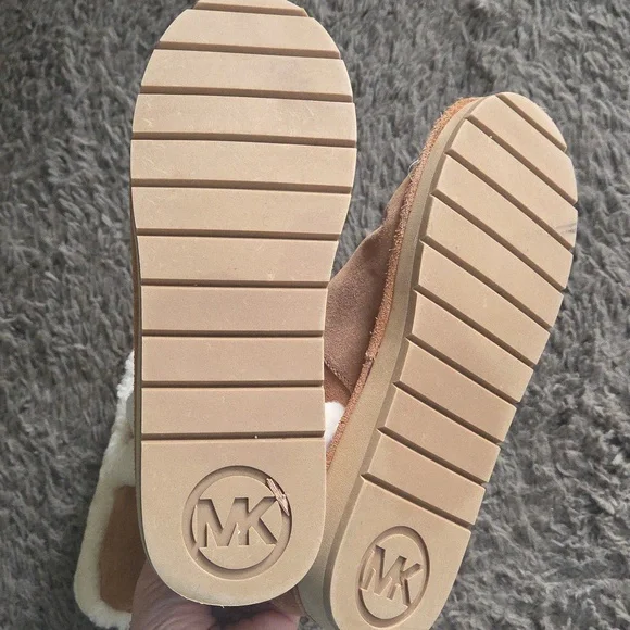 NIB Michael Kors Sz 8 Tan Suede Boots - Picture 4 of 14